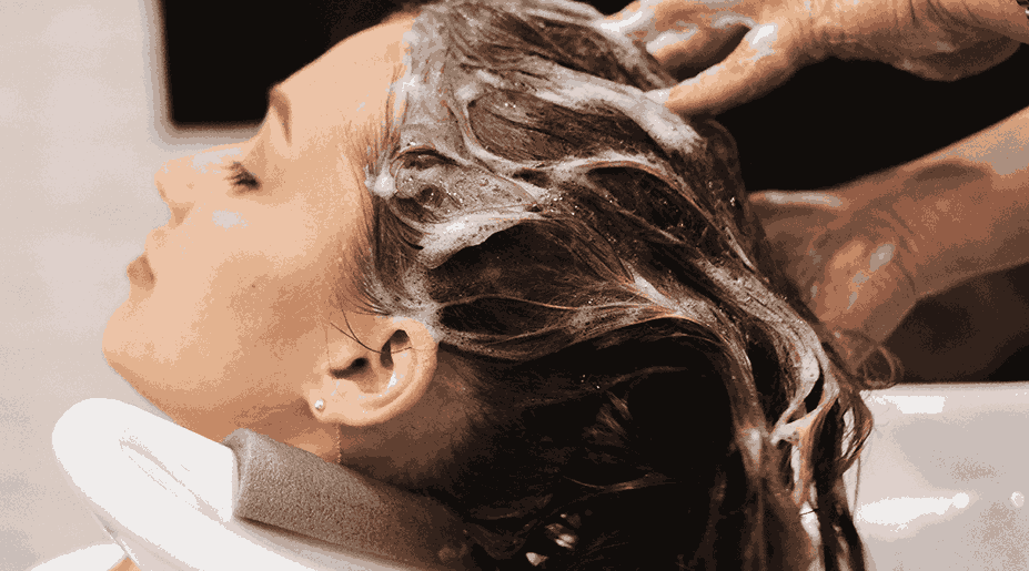 Daily Habits That Promote Healthy Hair