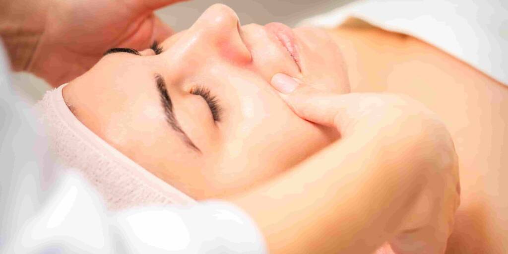The Role of Facial Massage and Lymphatic Drainage in Rejuvenation